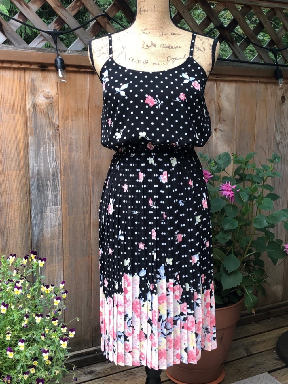 ELLE Black Blooming Beauty Floral Print Pleated Midi Dress